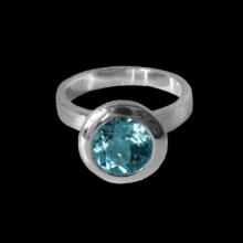 vzA143R (Silver Round Ring with Topaz)