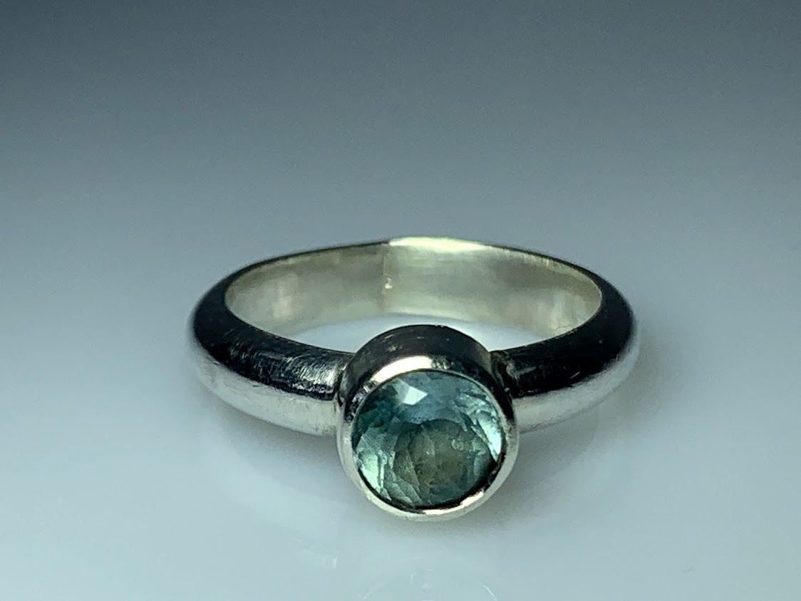 Sterling Silver Topaz Gemstone Ring - Image 8