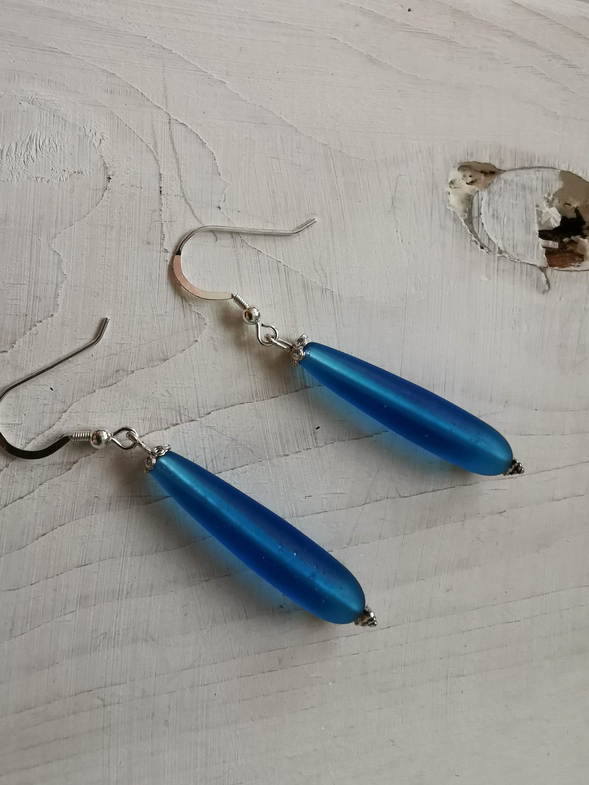 Teardrop Seaglass Dangling Earrings - Image 3