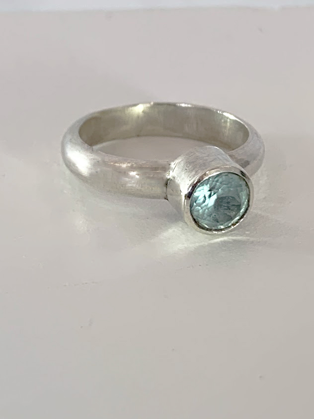 Sterling Silver Topaz Gemstone Ring - Image 3